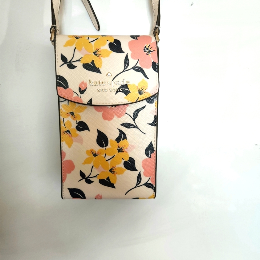 Kate spate Staci north  flap phone crossbody - Picture 2 of 5